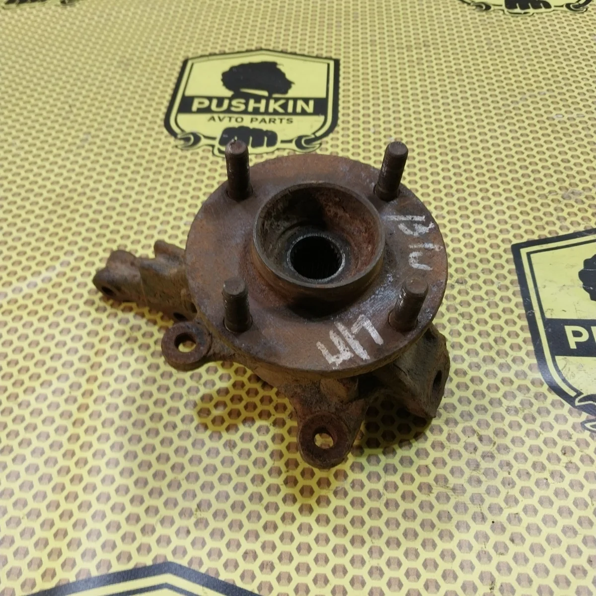 Кулак поворотный цапфа Nissan Almera 2005 400154M400 N16, передний левый