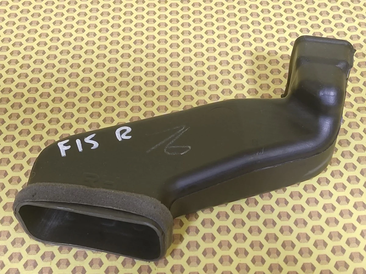 Воздуховод отопителя короткий Nissan Juke 2013 278301KZ0A F15 HR16DE, правый