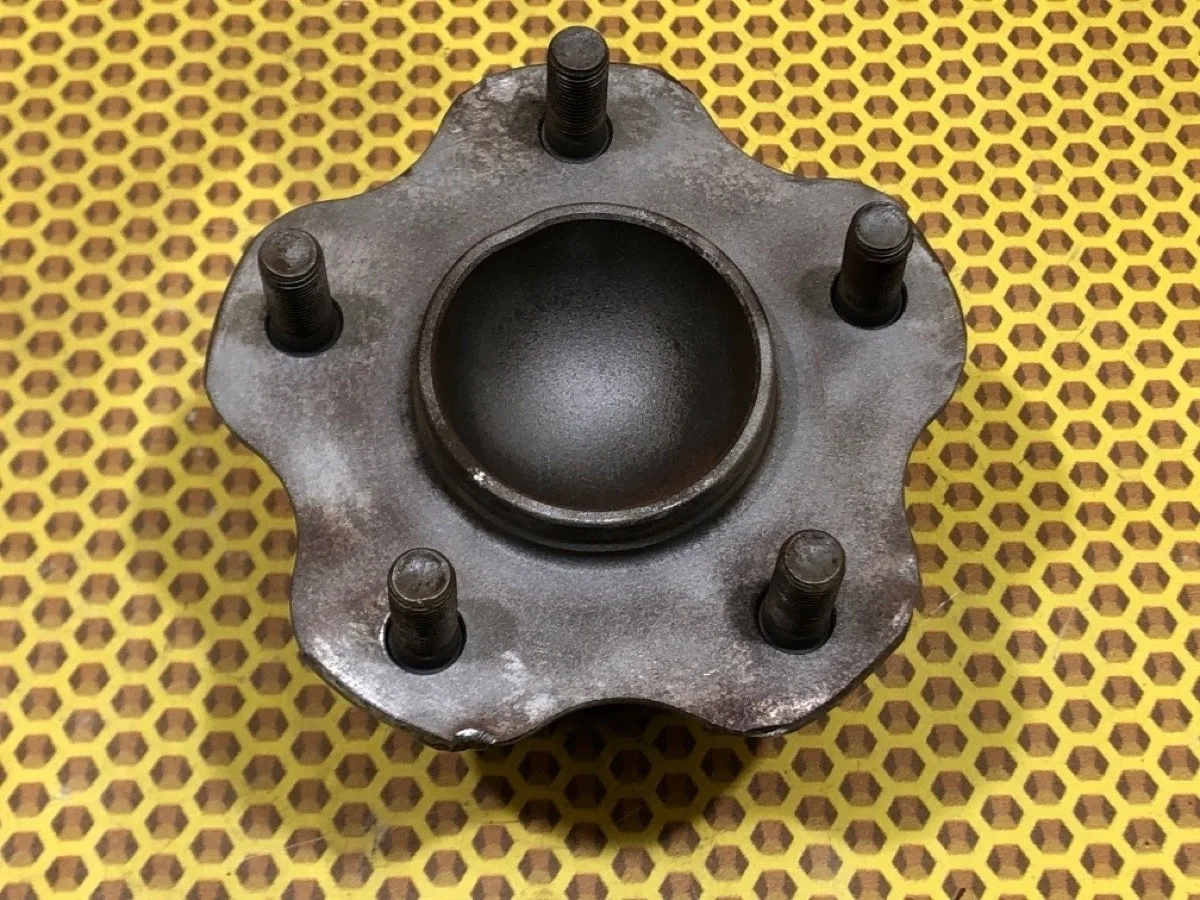 Ступица Nissan Juke 2013 432021KA0A F15 HR16DE, задняя правая