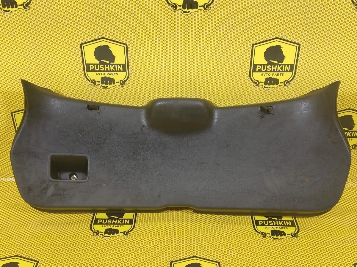 Обшивка крышки багажника панель Nissan Qashqai 2008 90901JD000 J10E K9K