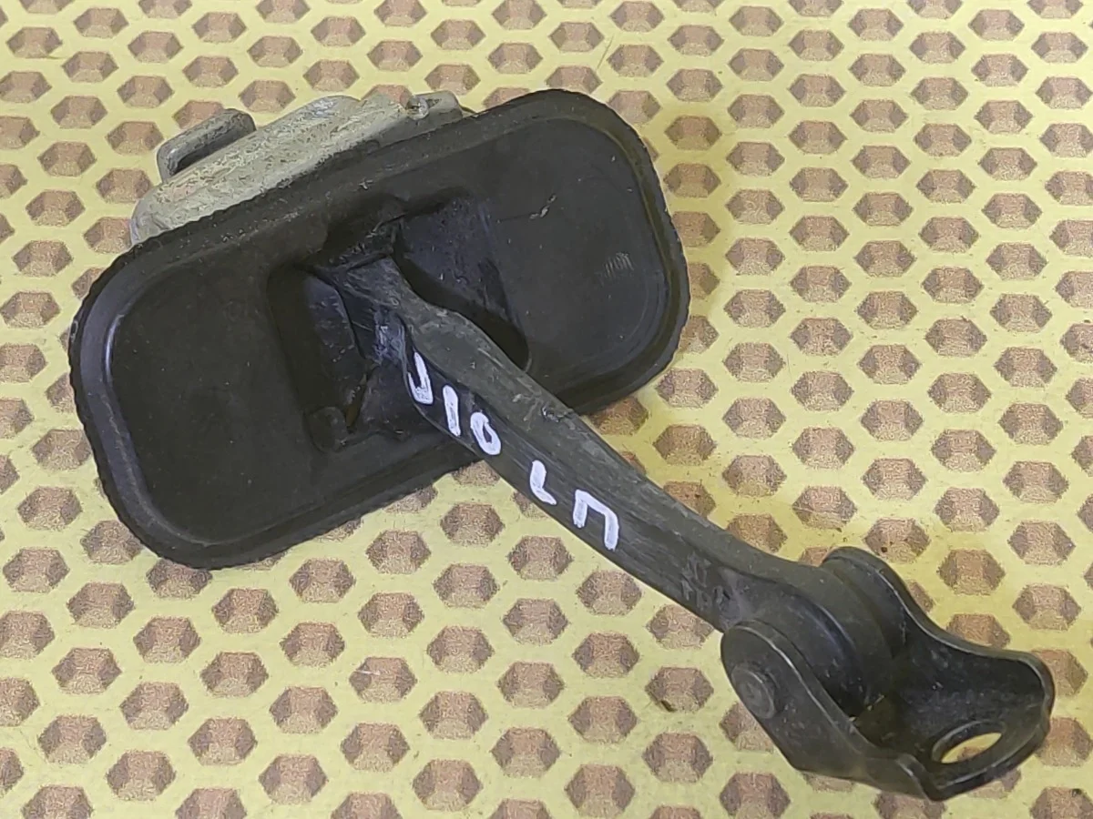 Ограничитель двери Nissan Qashqai 2008 80430JD000 J10E K9K, передний левый