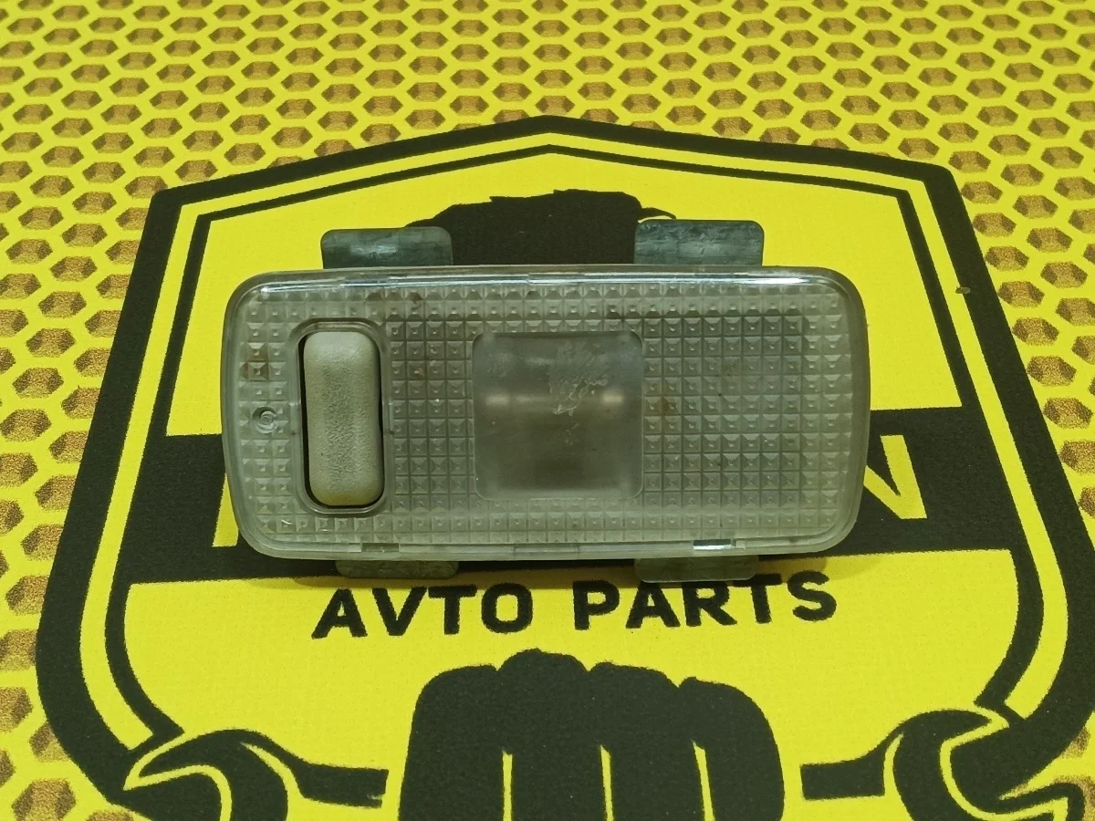 Плафон салонный Nissan Qashqai 2008 26460JD00A J10E K9K, задний правый