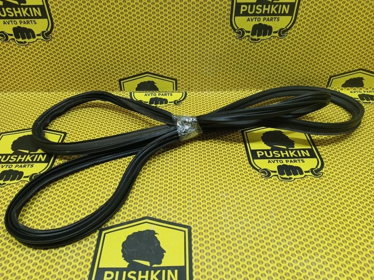 Уплотнитель багажника Nissan Qashqai 2008 90830JD000 J10E K9K