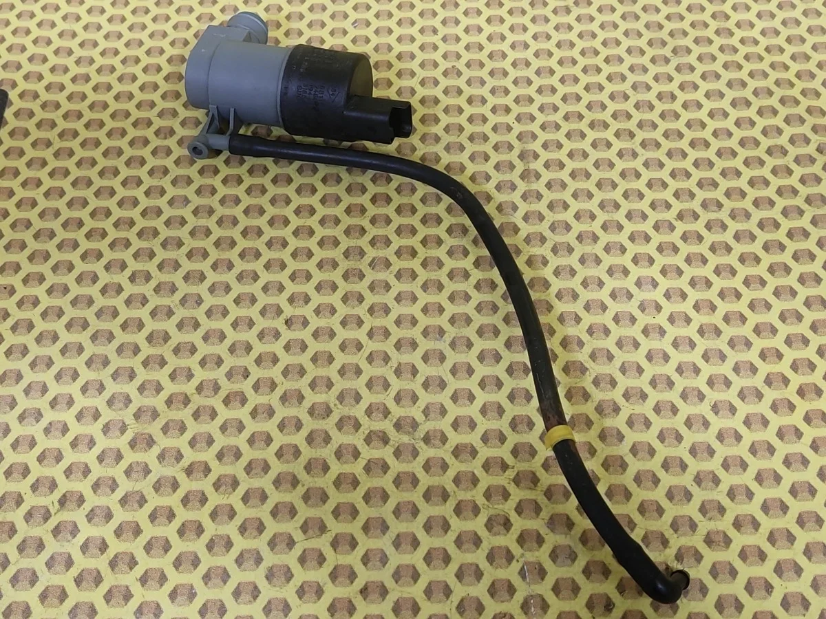 Насос омывателя лобового стекла Nissan Almera 2014 28920EB300 G15 K4M