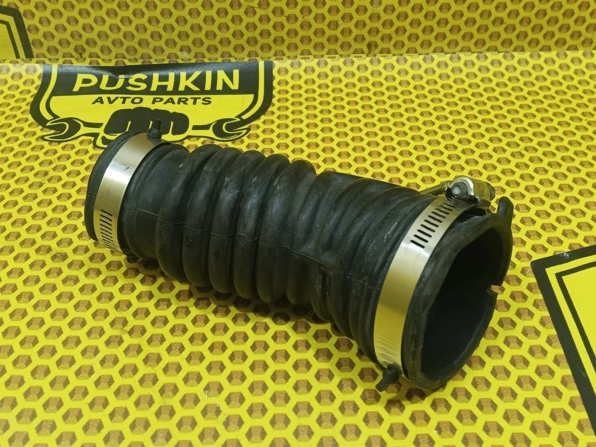 Патрубок воздушного фильтра Nissan Juke 2012 165761KA0A F15 MR16DDT