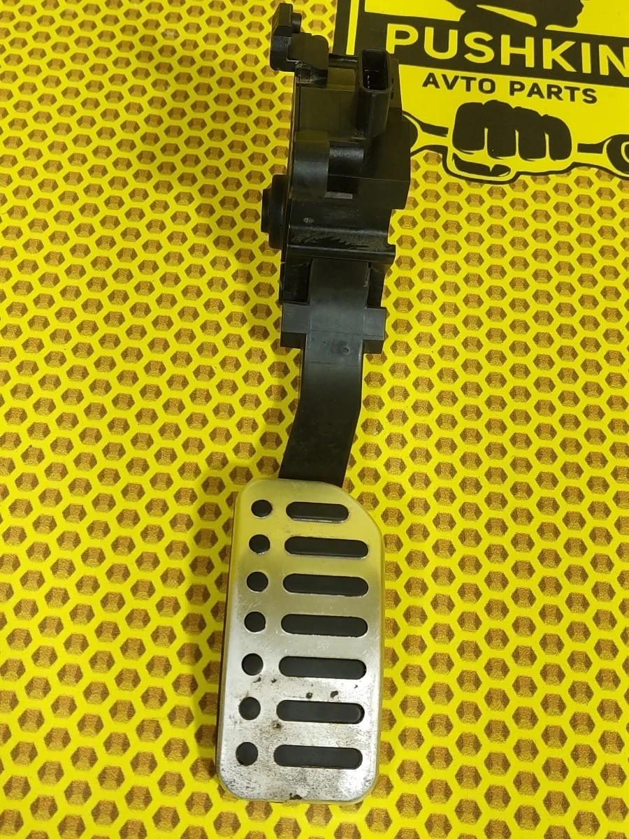 Педаль газа Nissan Juke 2012 180021KM0B F15 MR16DDT