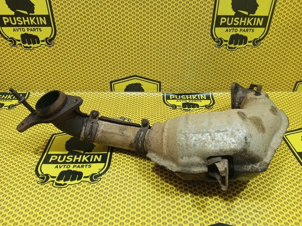 Труба глушителя Nissan Juke 2012 200101KZ0A F15 MR16DDT, передняя