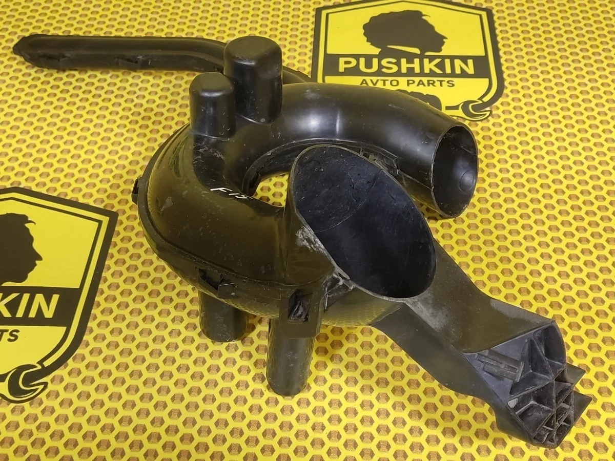 Патрубок воздушного фильтра Nissan Juke 2012 165541KK0A F15 MR16DDT