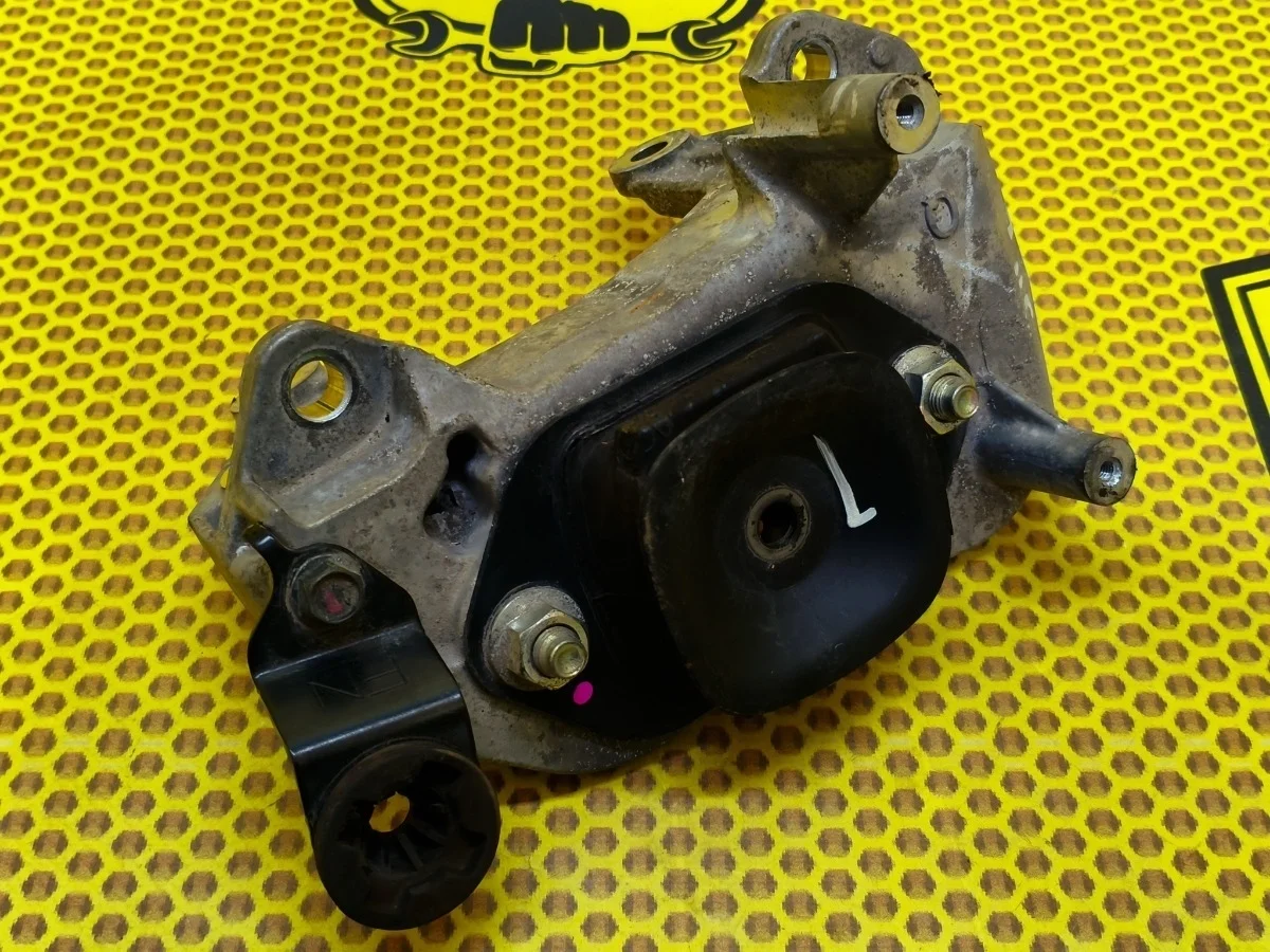 Опора двигателя Nissan Qashqai 2018 112204BB0A J11 MR20DD, левая