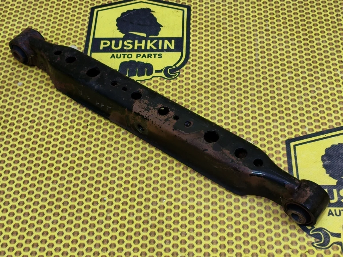 Рычаг поперечный нижний Nissan Qashqai 2018 55110JE20B J11 MR20DD, задний правый