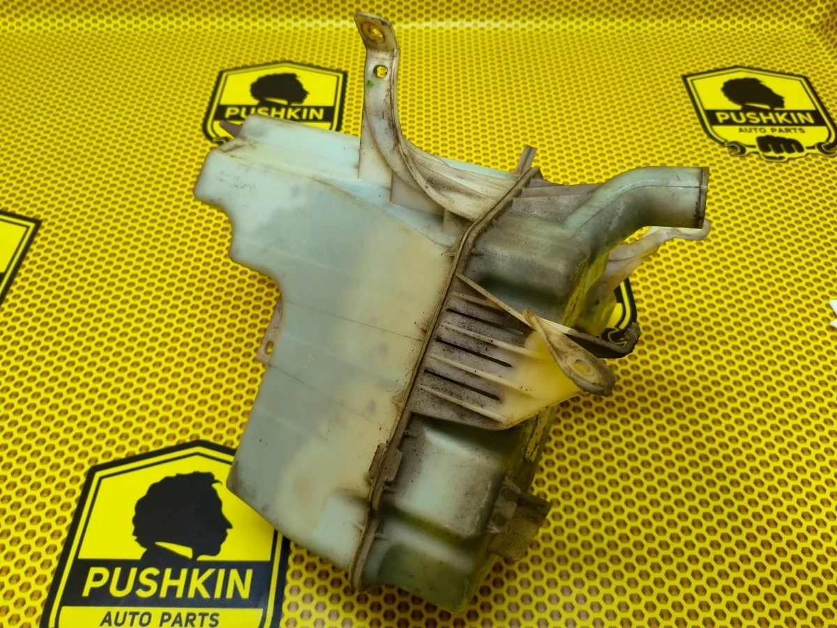 Бачок омывателя Nissan Pathfinder 2015 289103KN0B R52 VQ35DE