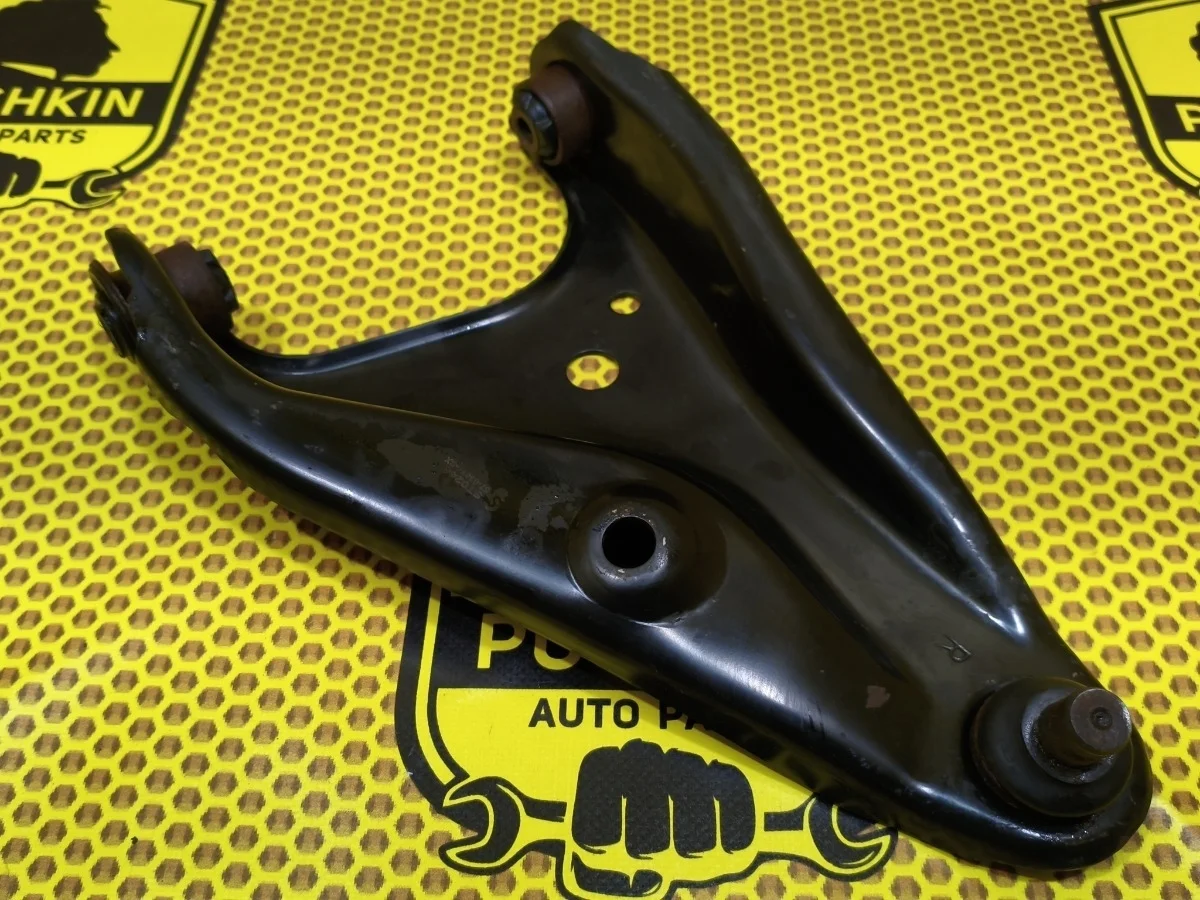 Рычаг нижний Nissan Almera 2015 5450100Q1H G15 K4M, передний левый