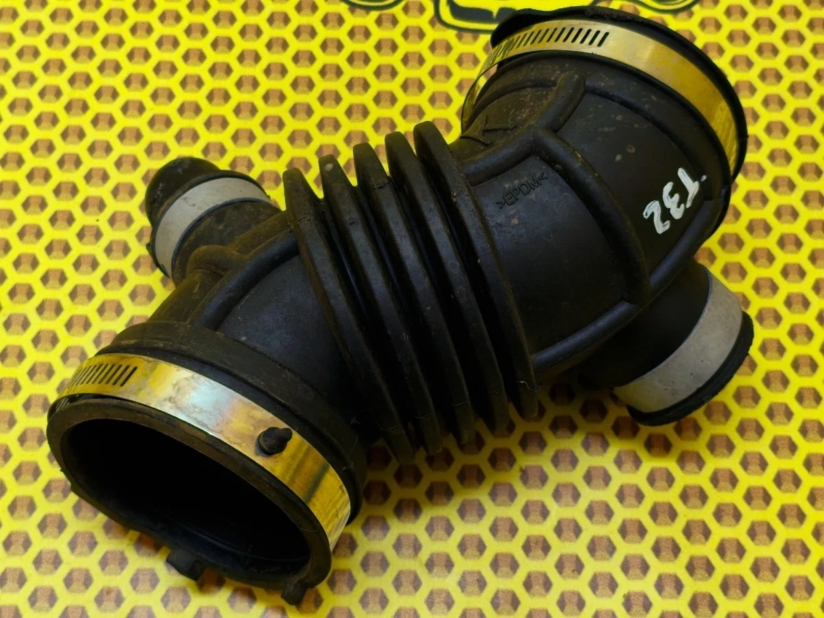 Патрубок воздушного фильтра гофра Nissan X-Trail 2016 165764CL1A T32 MR20DD