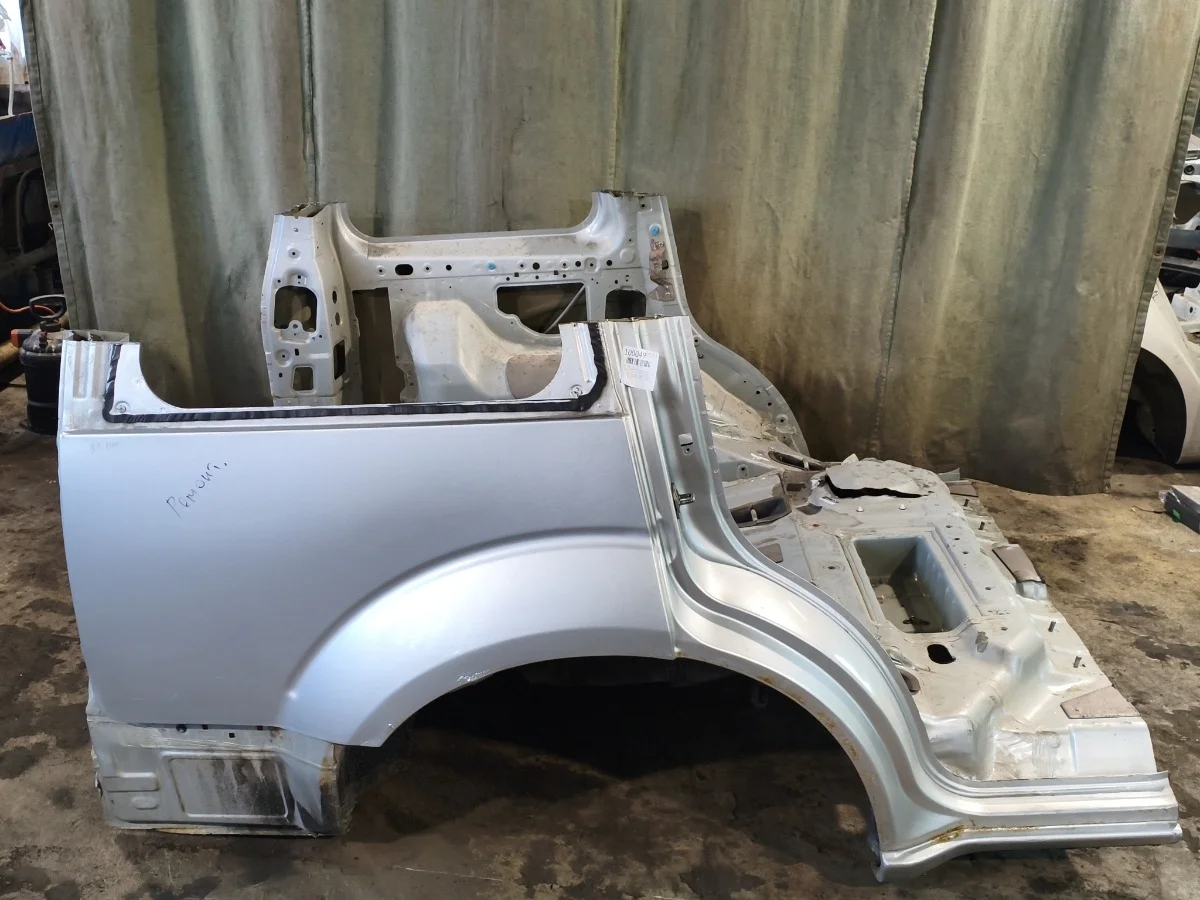 Часть кузова Nissan Pathfinder 2006 78101EB330 R51 VQ40DE, задний