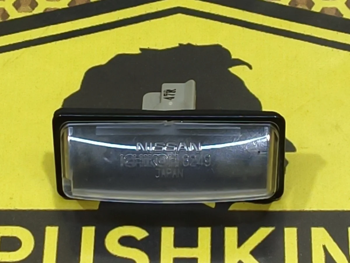 Подсветка номера Nissan Almera 2015 265109Y00A G15 K4M, правая