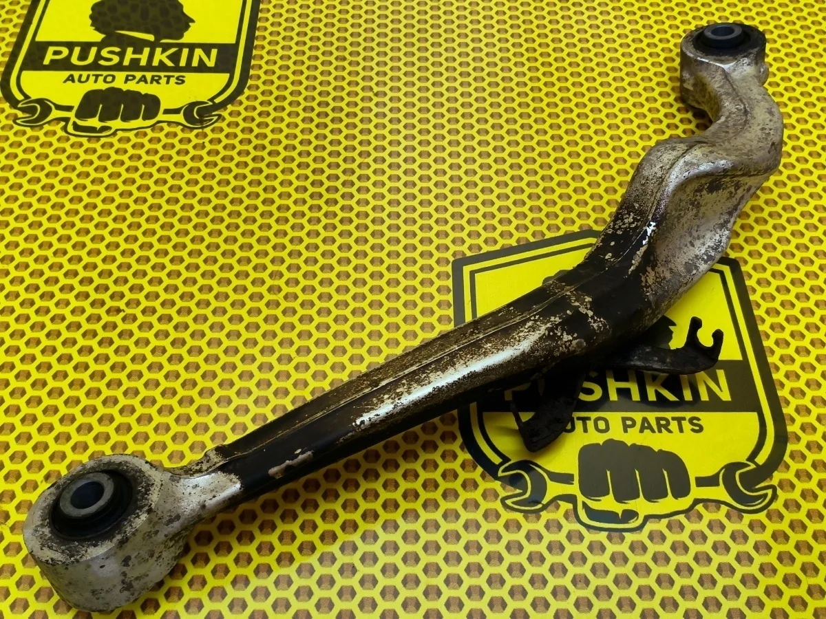 Рычаг поперечный верхний Nissan Qashqai 2008 55120JD000 J10 HR16DE, задний правый
