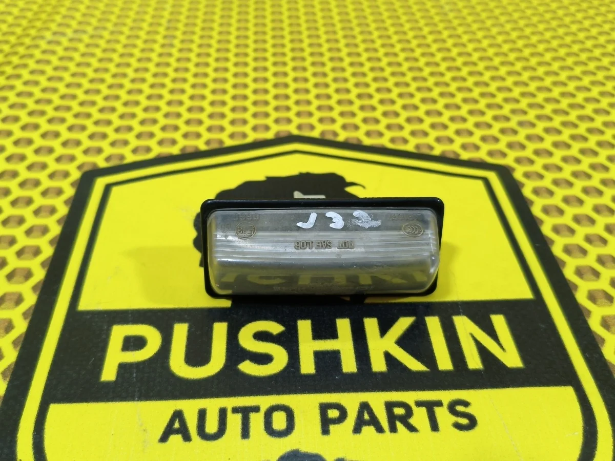 Подсветка номера Nissan Teana 2012 265109Y00A J32 VQ25DE, правая