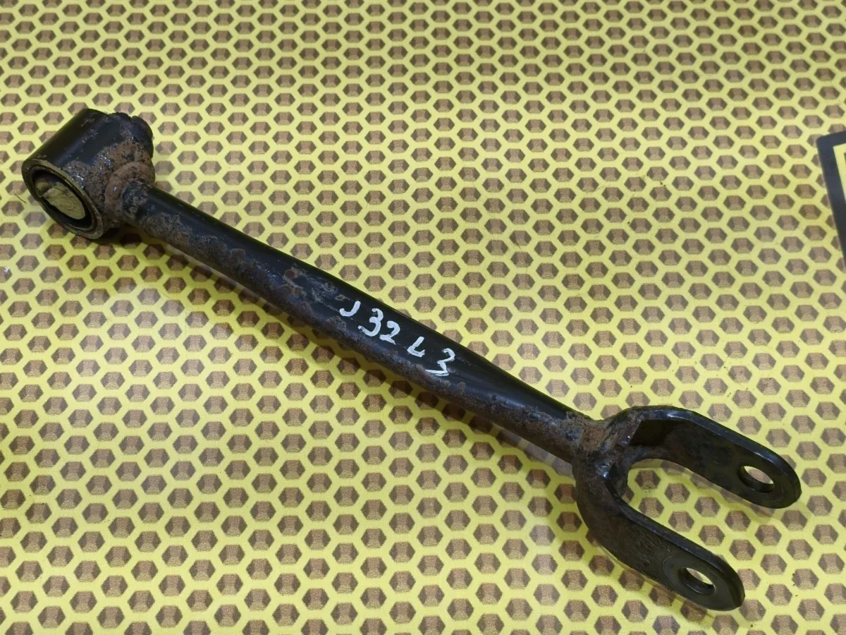 Рычаг поперечный Nissan Teana 2012 551A0JN00A J32 VQ25DE, задний левый