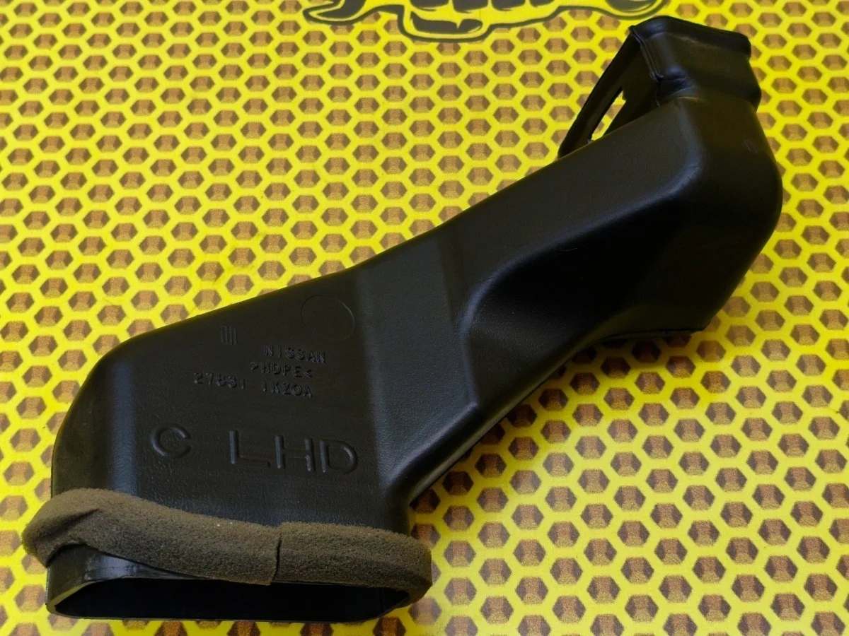 Воздуховод отопителя верхний Nissan Juke 2011 278311KZ0A F15 MR16DDT, левый