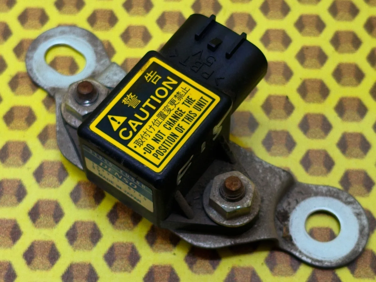 Датчик ускорения Nissan Juke 2011 31955EU50B F15 MR16DDT