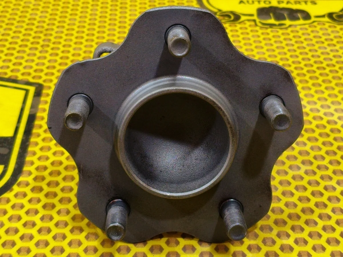 Ступица Nissan Juke 2011 432021KA0A F15 MR16DDT, задняя правая