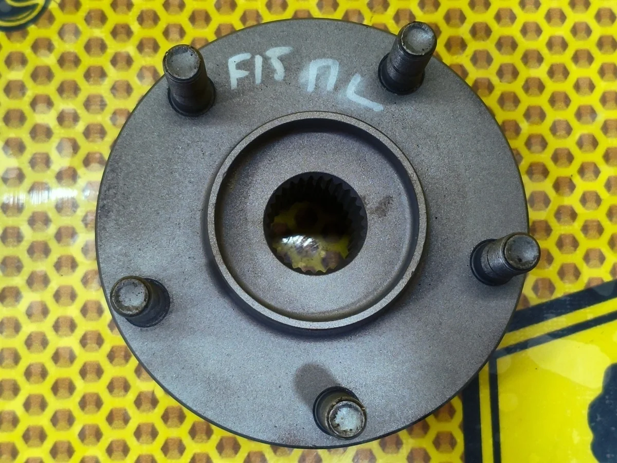 Ступица Nissan Juke 2011 402021KA0A F15 MR16DDT, передняя левая