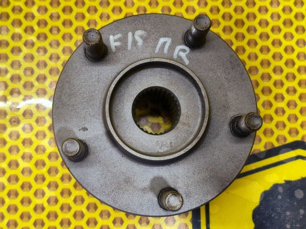 Ступица Nissan Juke 2011 402021KA0A F15 MR16DDT, передняя правая
