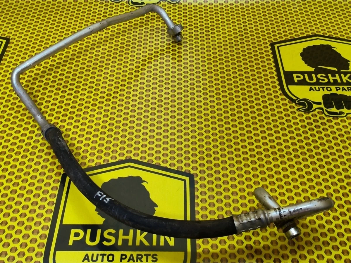 Трубка кондиционера короткая Nissan Juke 2011 924901KC0A F15 MR16DDT