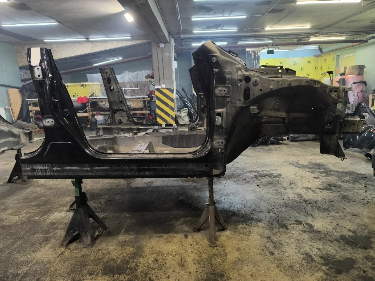 Часть кузова четверть Nissan Juke 2011 G51101KEMA F15 MR16DDT, передний правый