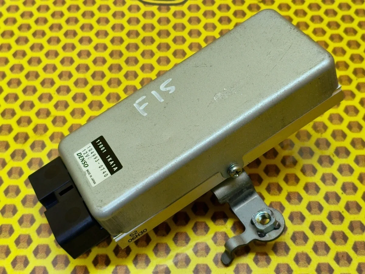 Блок управления топливным насосом Nissan Juke 2011 170011KA1A F15 MR16DDT