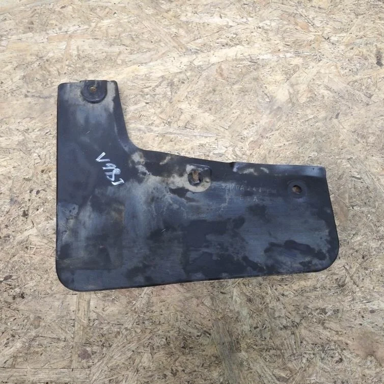 Б.у. брызговик MITSUBISHI PAJERO V98W MITSUBISHI PAJERO V98W
