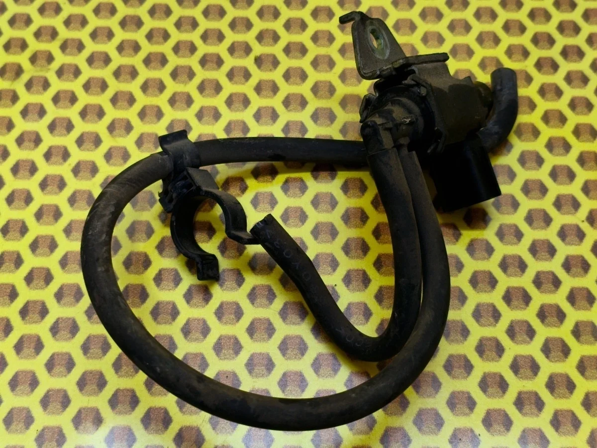 Клапан электромагнитный Nissan Murano 2011 149558J10A Z51 VQ35DE