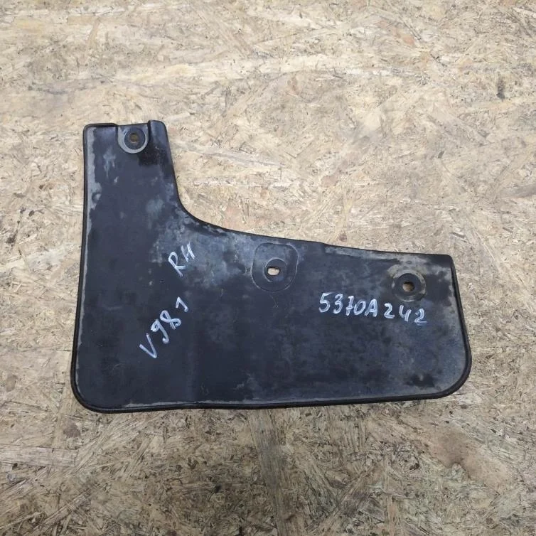 Б.у. брызговик MITSUBISHI PAJERO V98W MITSUBISHI PAJERO V98W