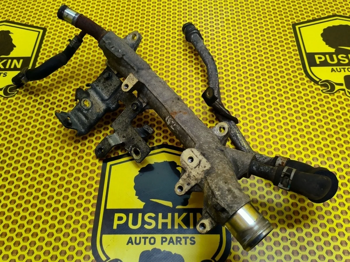 Трубка системы охлаждения Nissan Murano 2011 11060JA10A Z51 VQ35DE