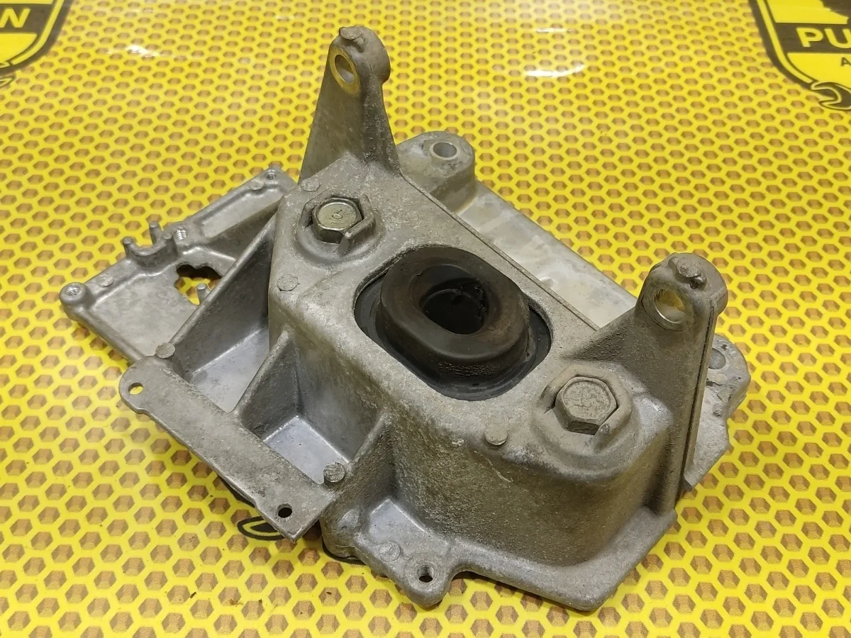 Опора двигателя Nissan Juke 2014 112201J50A F15 HR16DE, левая