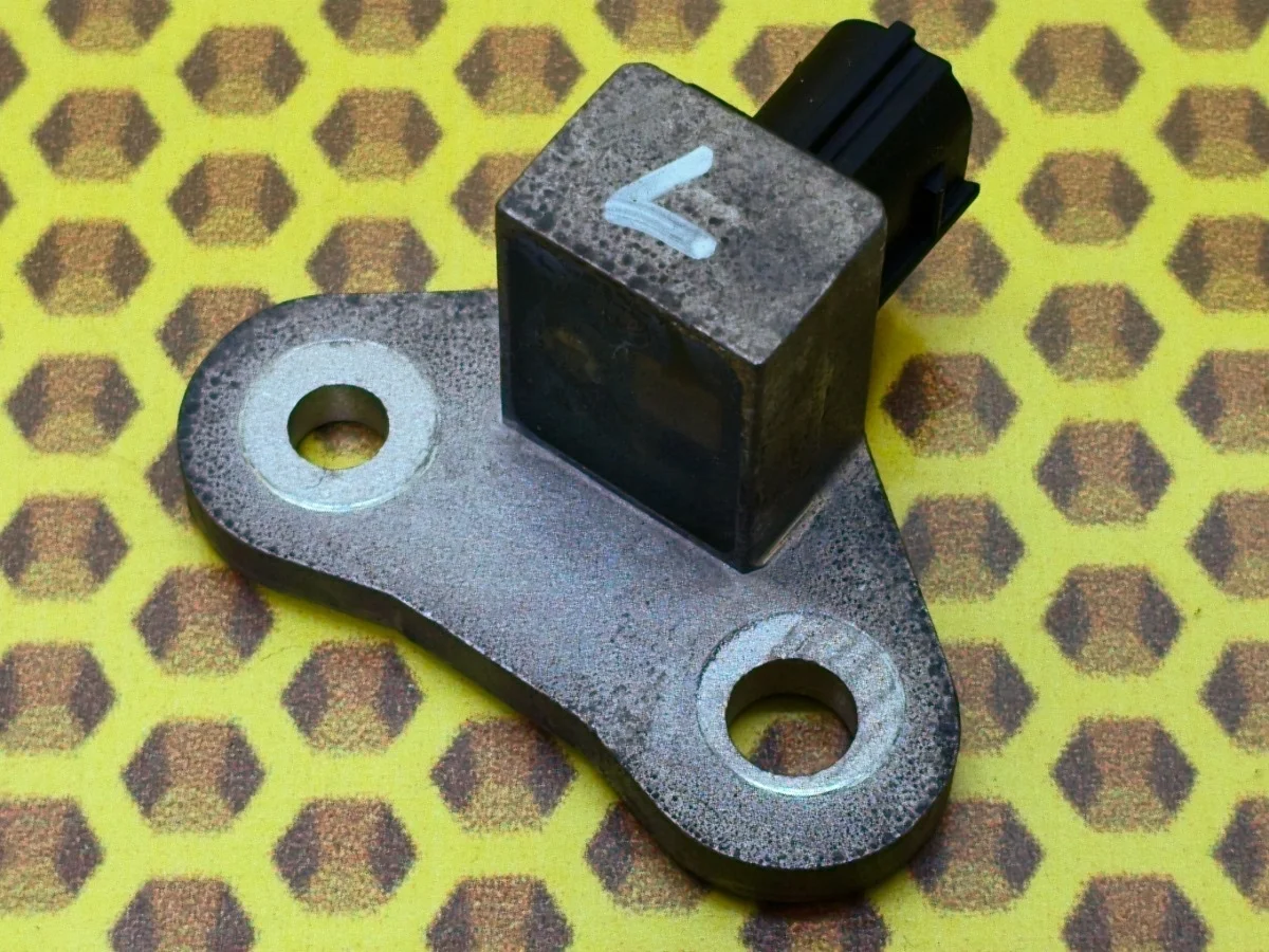 Датчик удара AIRBAG SRS Nissan Qashqai 2012 K88301GZ0A J10 HR16DE, левый