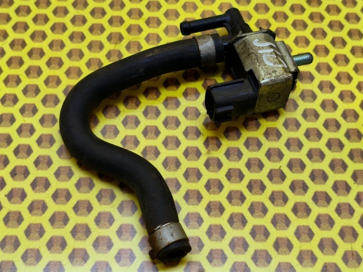 Клапан электромагнитный Nissan Qashqai 2012 149301KA0A J10 HR16DE