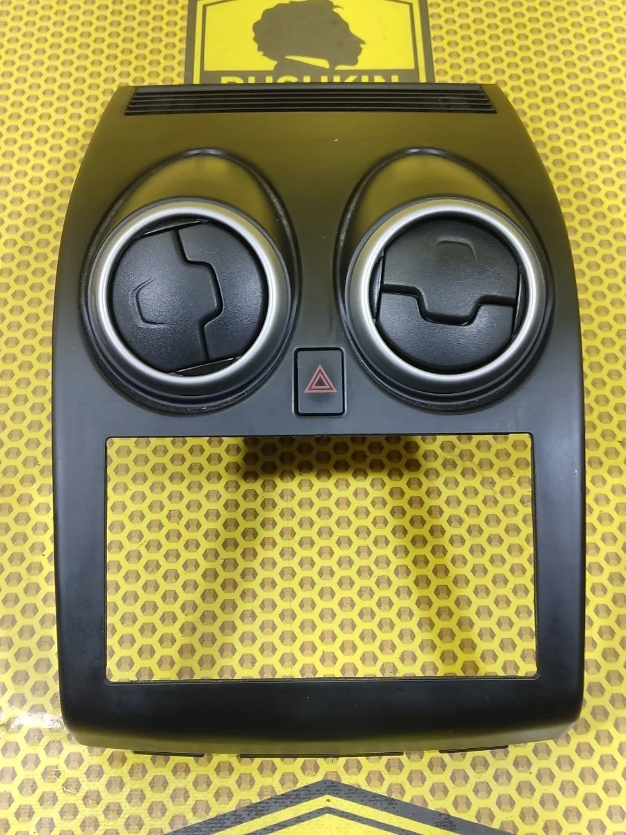 Рамка магнитолы Nissan Qashqai 2011 68260BR00A J10 MR20DE