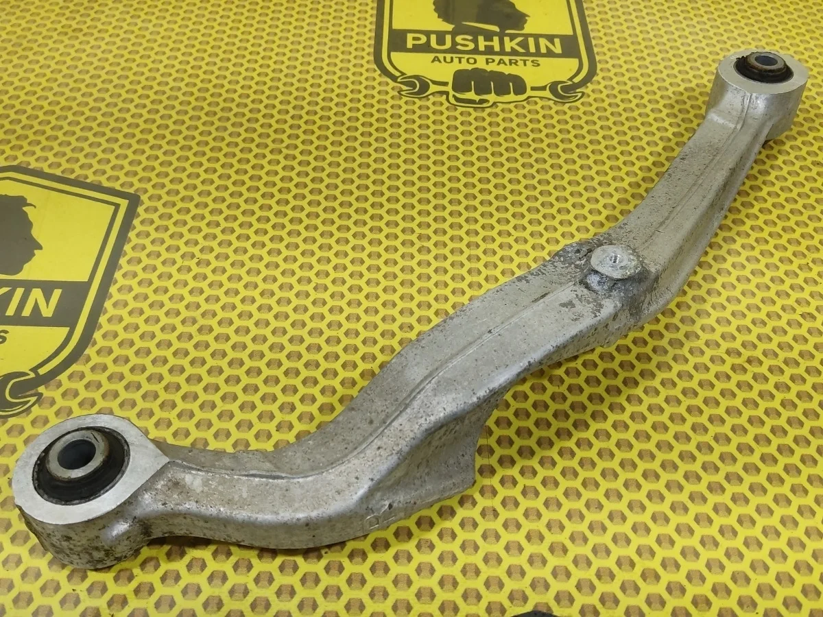 Рычаг поперечный верхний Nissan Qashqai 2011 55120JD000 J10 MR20DE, задний правый