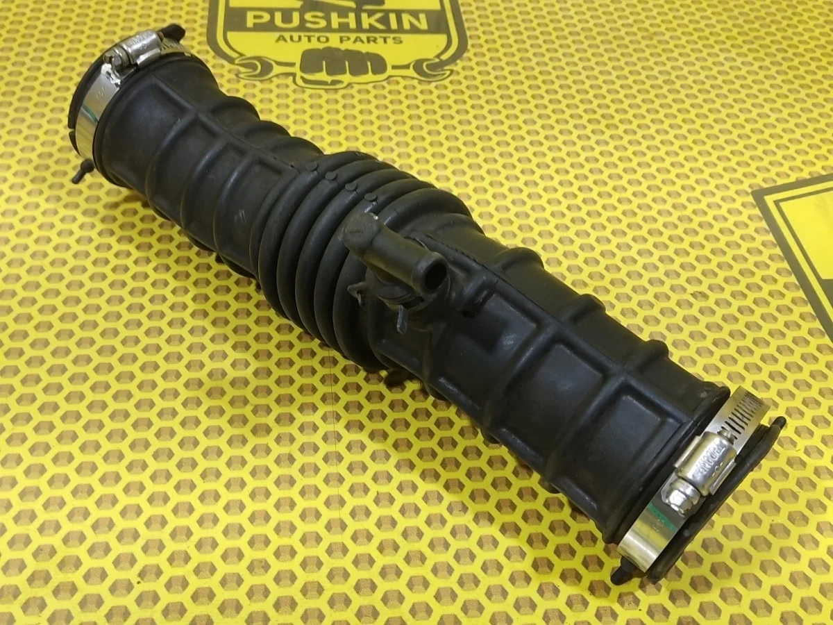 Патрубок воздушного фильтра гофра Nissan Juke 2014 165761KA0A F15 HR16DE