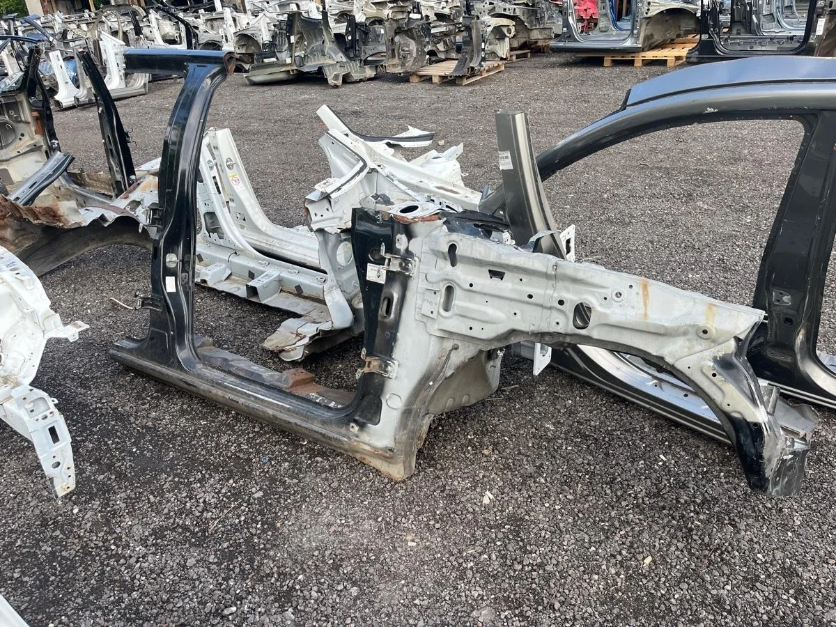 Часть кузова стойка с порогом Nissan Pathfinder 2009 76700EB330 R51M YD25DDT, передний правый