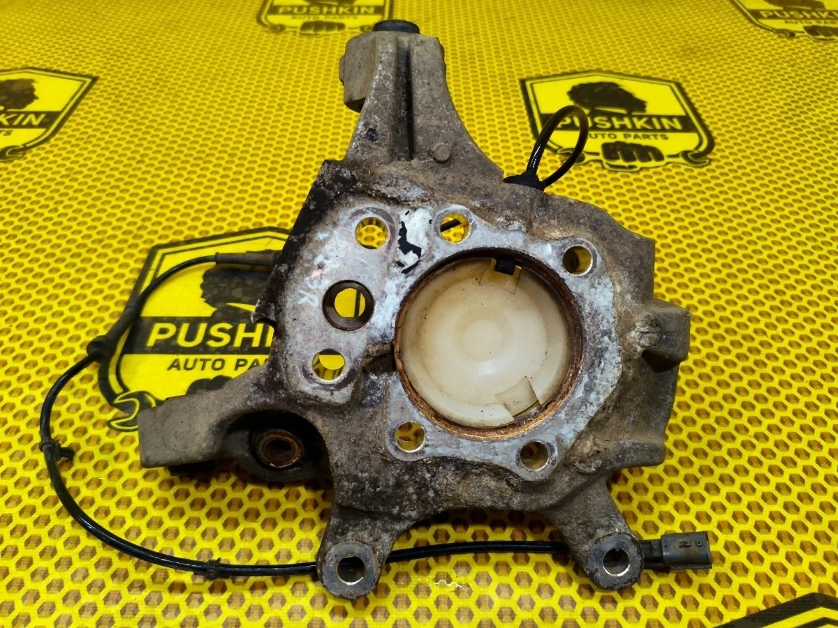 Кулак поворотный Nissan Teana 2013 43018JN00A J32 VQ25DE, задний правый