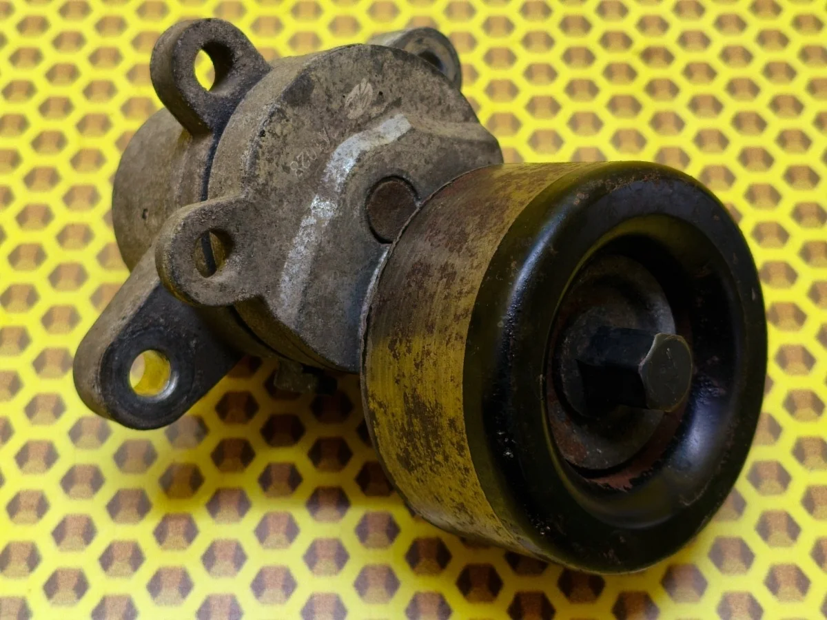 Натяжитель ремня приводного Nissan Teana 2013 11955JA10D J32 VQ25DE