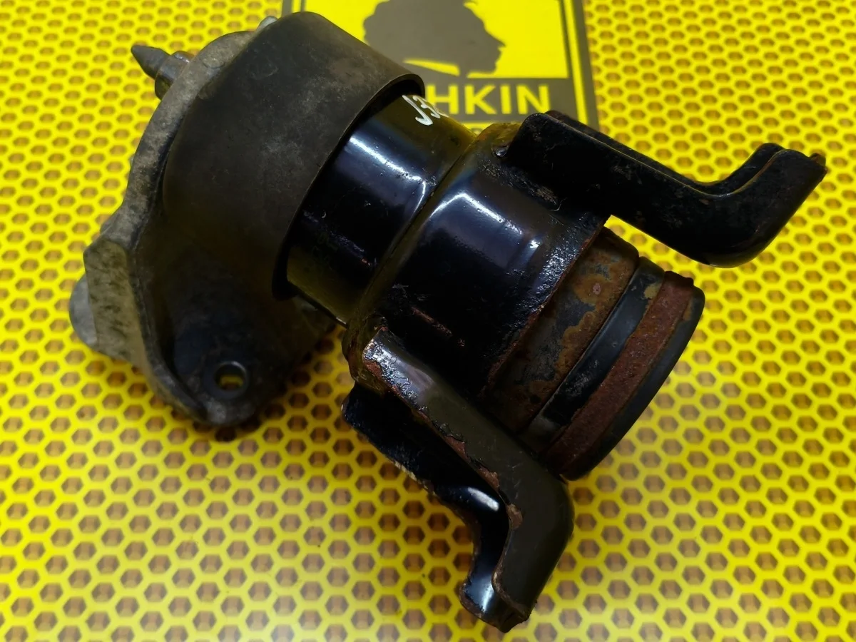 Опора двигателя Nissan Teana 2013 11270JN00E J32 VQ25DE, передняя