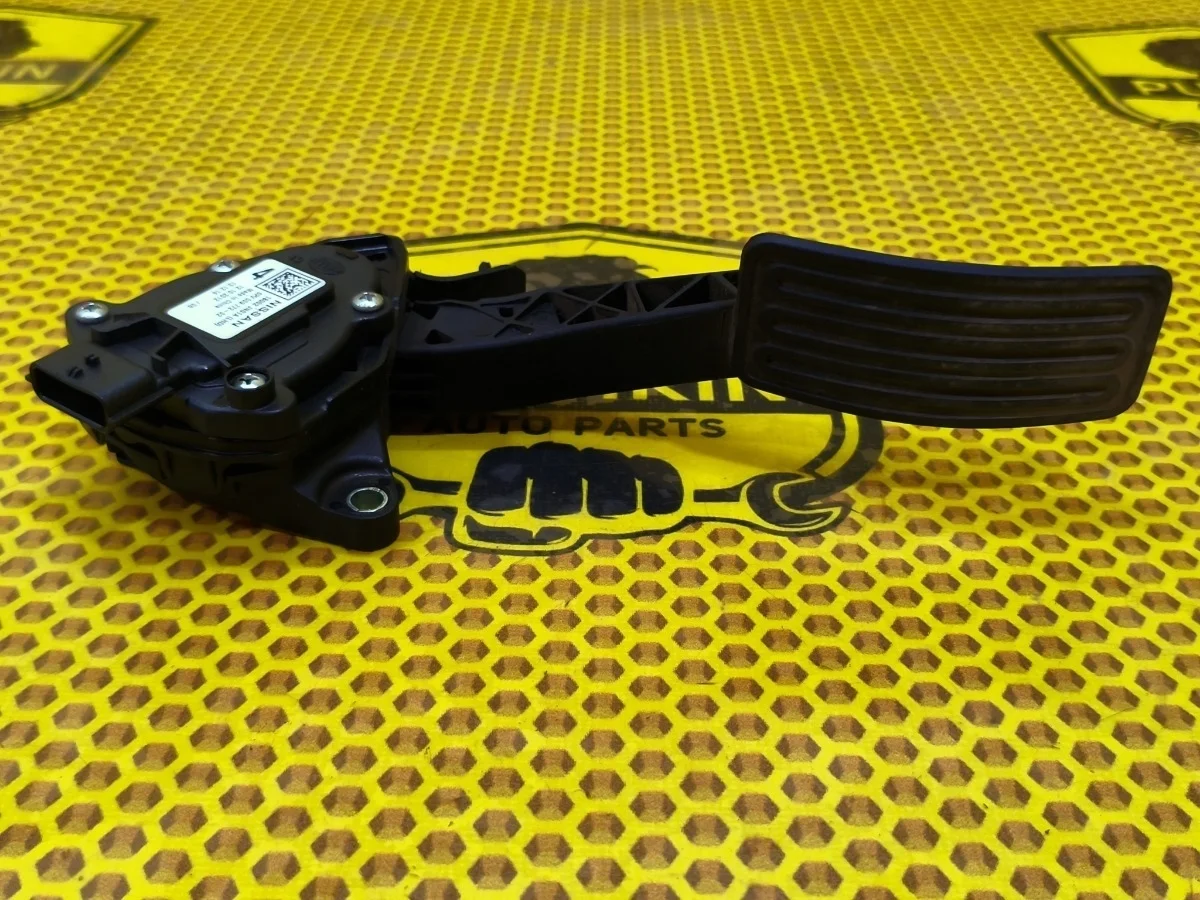 Педаль газа Nissan Teana 2013 18002JN01A J32 VQ25DE