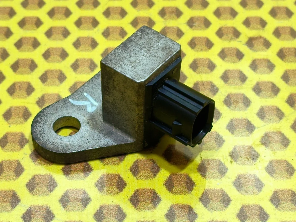 Датчик удара AIRBAG SRS Nissan Qashqai 2011 K88301GZ0A J10 MR20DE, правый