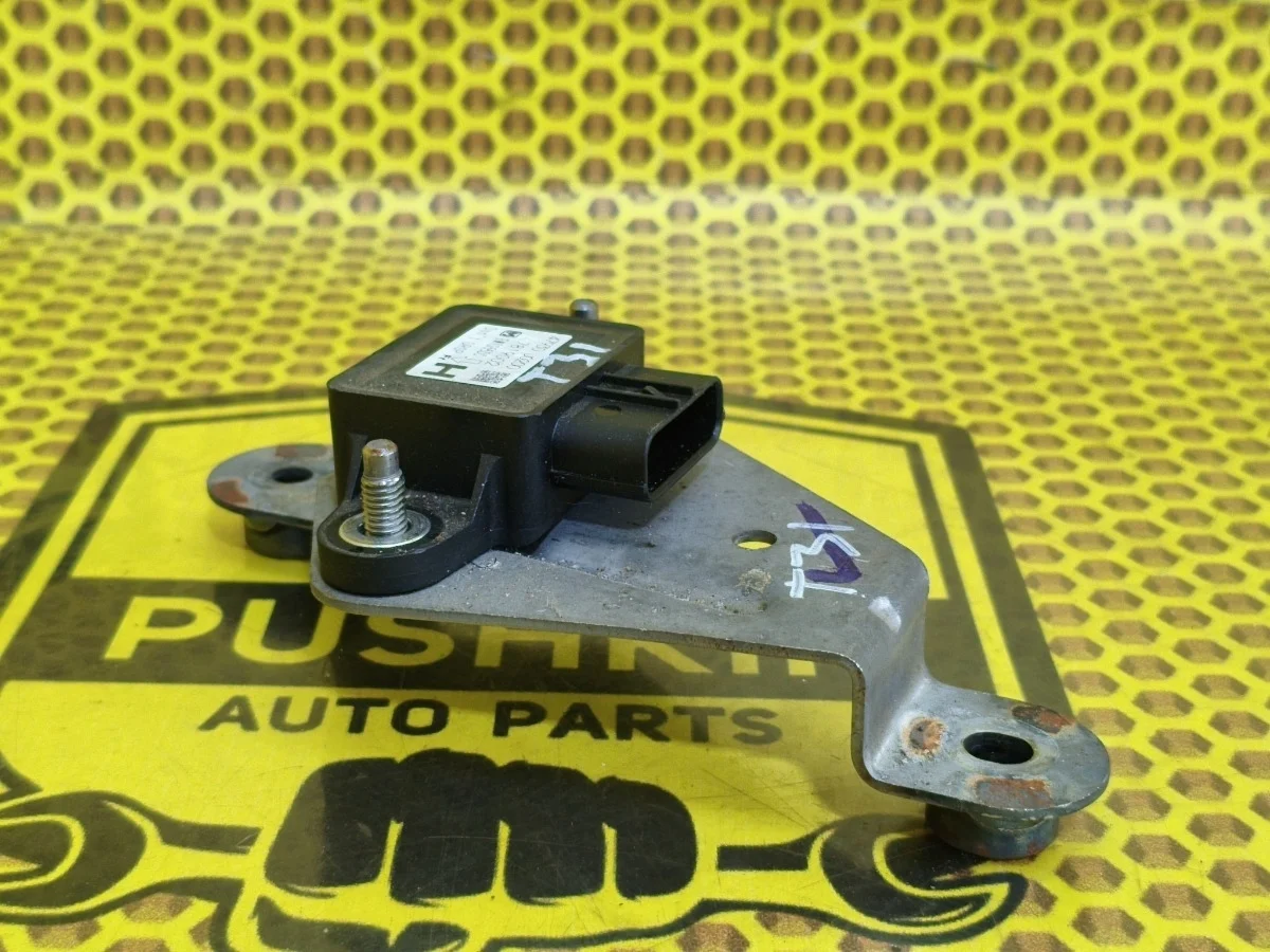 Датчик ускорения Nissan X-Trail 2007 47930JG200 T31 QR25DE