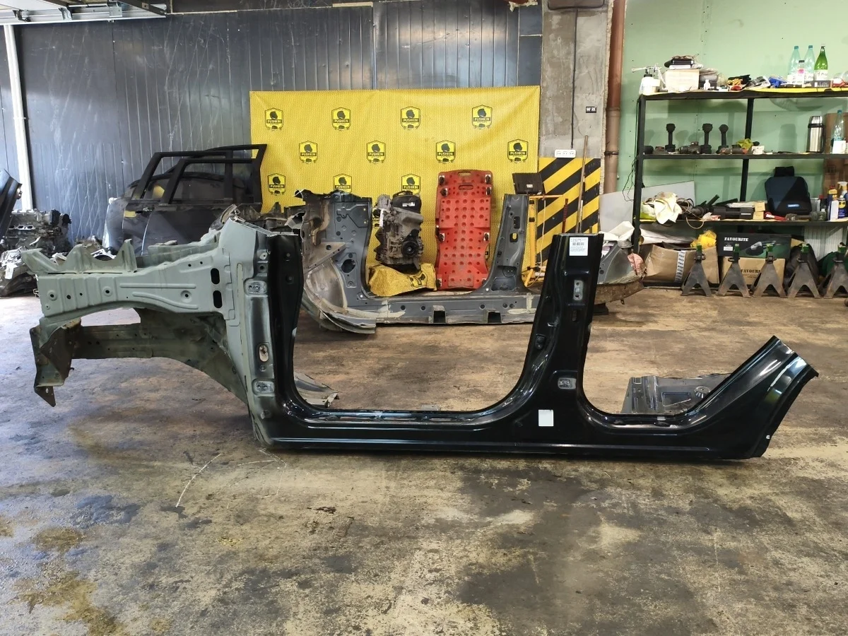 Часть кузова четверть Nissan X-Trail 2007 75111JG00A T31 QR25DE, передний левый