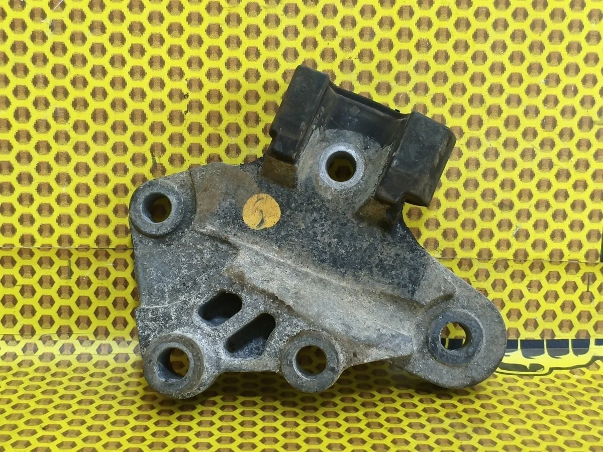 Опора КПП Nissan X-Trail 2007 11220JG31B T31 QR25DE