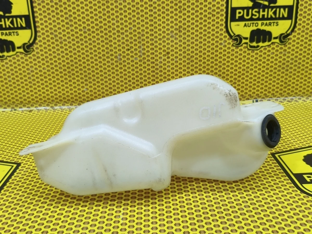 Бачок омывателя Nissan Qashqai 2011 28910JD900 J10 MR20DE
